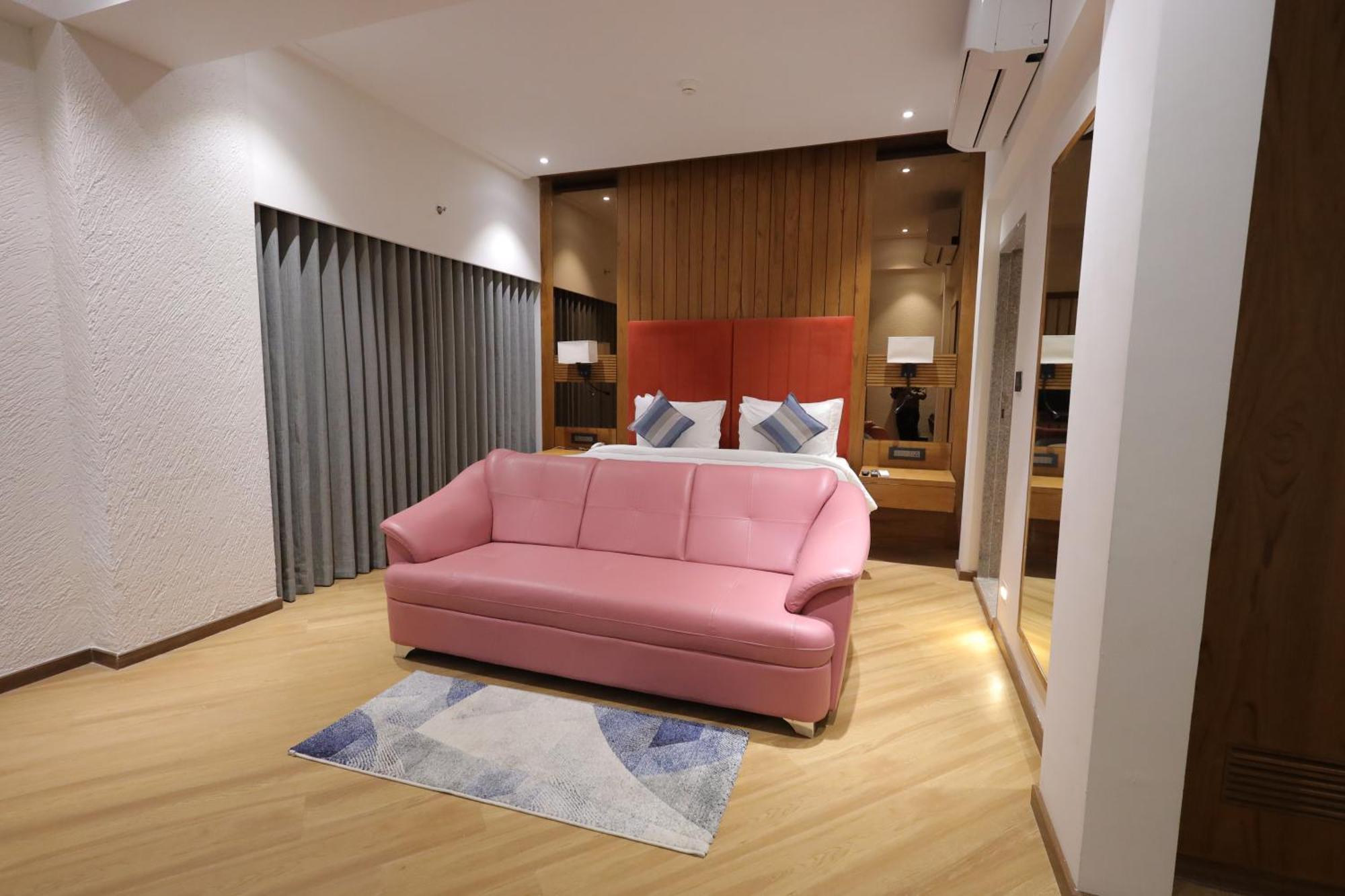 Ramada Encore By Wyndham Viramgam Luaran gambar