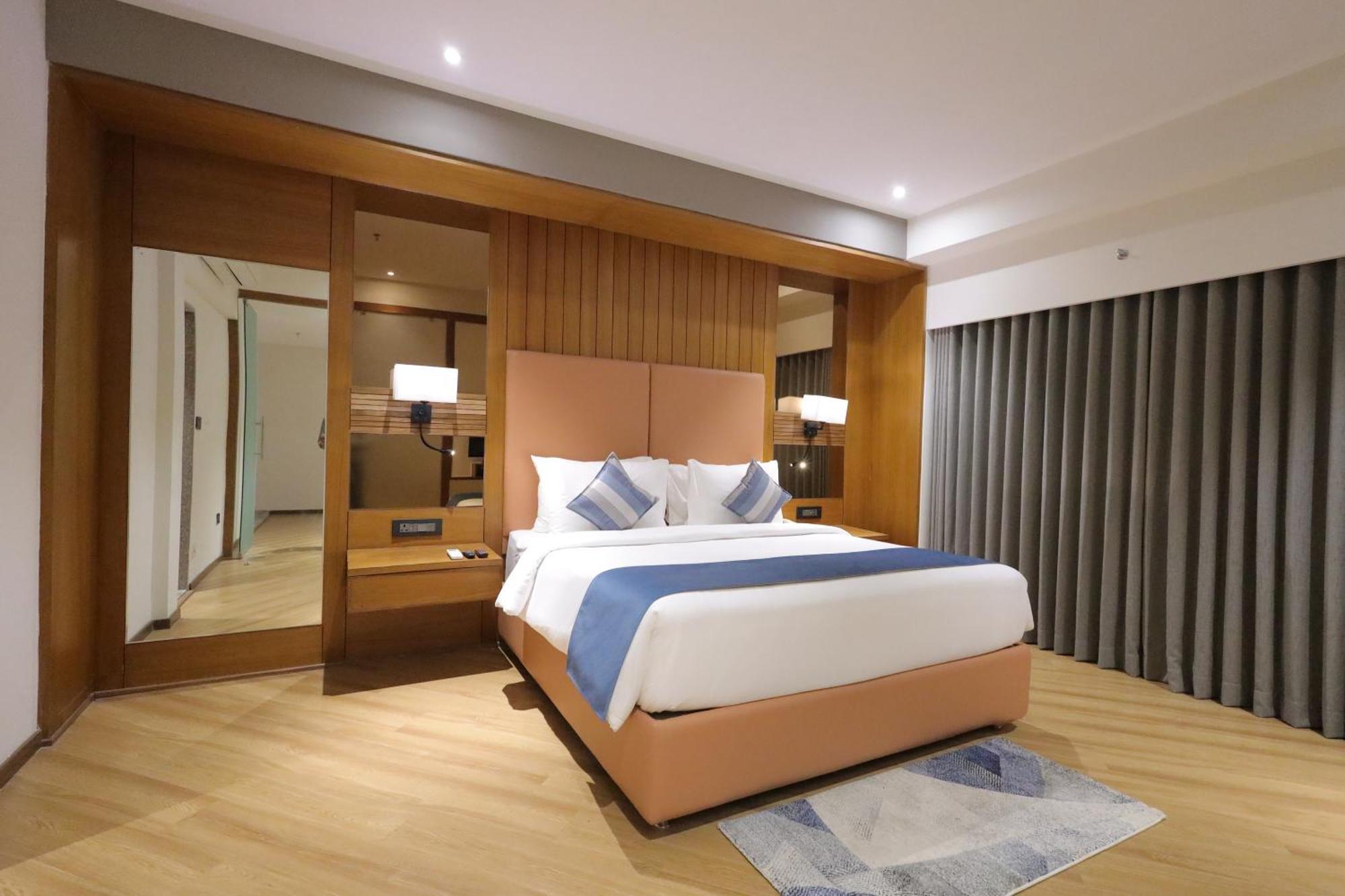 Ramada Encore By Wyndham Viramgam Luaran gambar